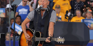 Trump Posts Video of Him Hitting Springsteen While Golfing 