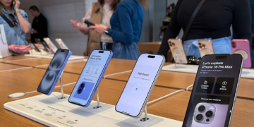 Trump Threatens Tariffs on iPhones Not Made in US