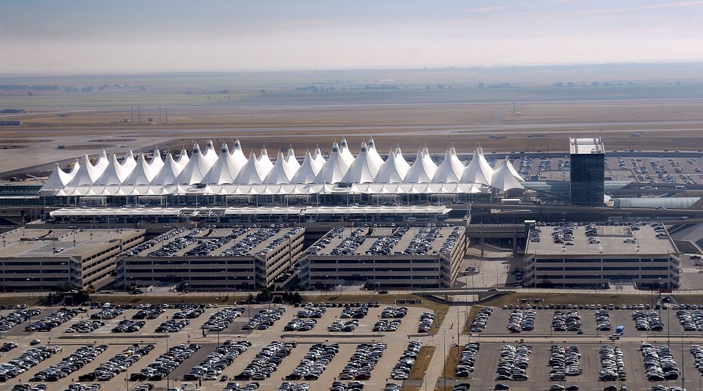 Denver Air Traffic Control Temporarily Loses Contact With Aircraft