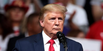 Federal Appeals Court Temporarily Reinstates Trump Tariffs