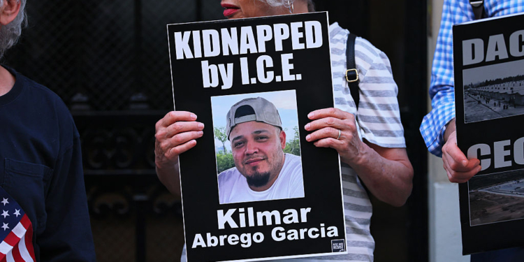 Judge Orders Release of Kilmar Abrego Garcia Before Trial on Smuggling Charges