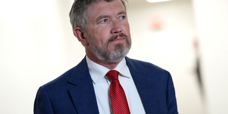 Trump Seeks to Oust Massie From House