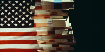 Bipartisan Bill Pushes Use of Paper Currency