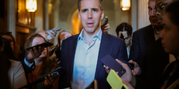 GOP Pushes to Give Americans $600 Checks from Tariffs