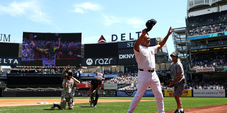 Mariano Rivera Seriously Injured During Yankees Alumni Game