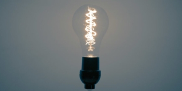 Major Utility Admits That Complete Green Energy Transition Could Wreck Power Grid
