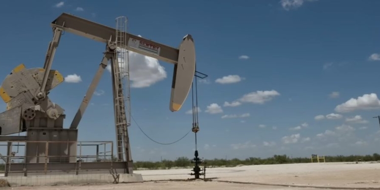 Trump Admin Barreling Forward With Oil And Gas Permits Through Government Shut Down