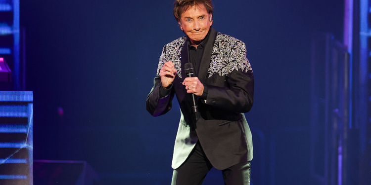Barry Manilow Reveals Cancer Diagnosis