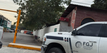 GRAPHIC: Cartel Gunmen Leave Body, Severed Head as Message to Rivals in Mexican Border State