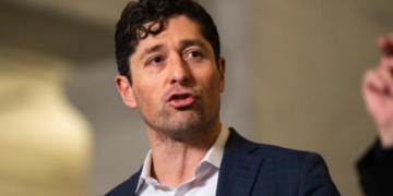 Mayor Gives Statement Following Second ICE Involved Shooting In City