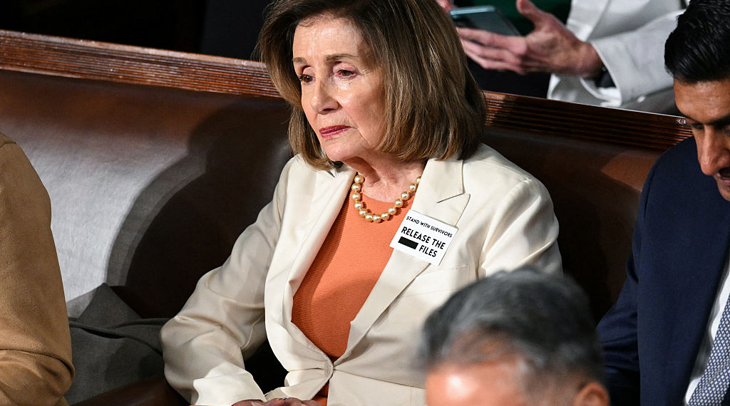 Trump Jabs Pelosi While Pushing Insider Trading Ban