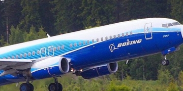 We Asked America’s Biggest Airlines If They’ll Stop Treating Politicians Like Kings
