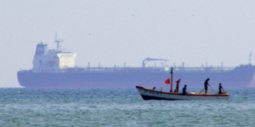 Are Chinese Ships Running Trump’s Hormuz Blockade?