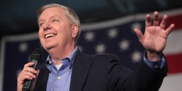 Trump Defends, Praises Lindsey Graham As 2026 Primary Challenge Intensifies