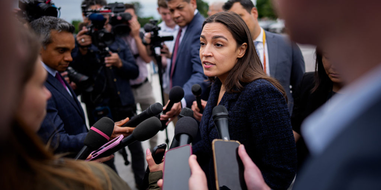 AOC Eyeing Possible White House Run: Report
