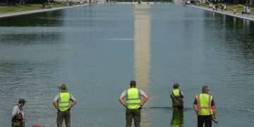 Green Algae Returns to DC Reflecting Pool 