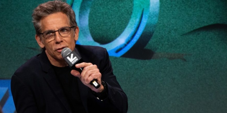 Ben Stiller Strolls Past Overdosing Homeless Guy On Way To Front Row Knicks Seats